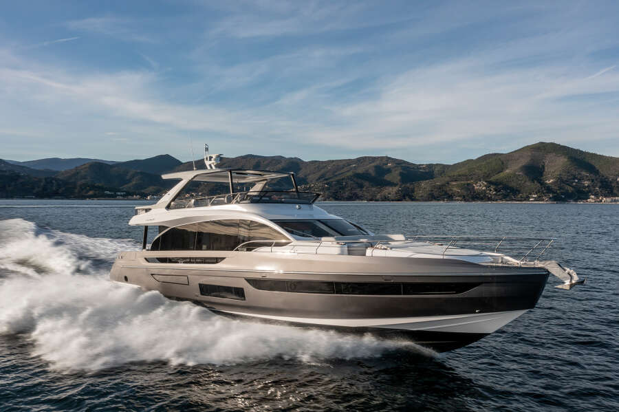 72ft Azimut Yacht For Sale