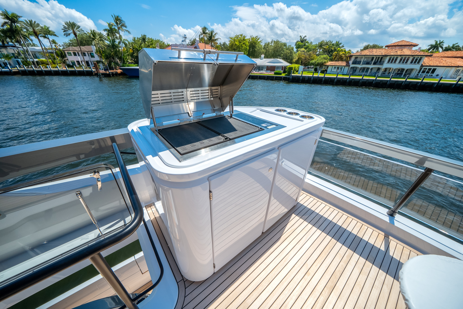 72ft Azimut Yacht For Sale