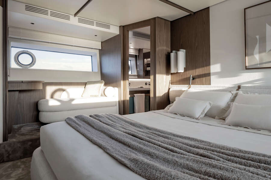 72ft Azimut Yacht For Sale