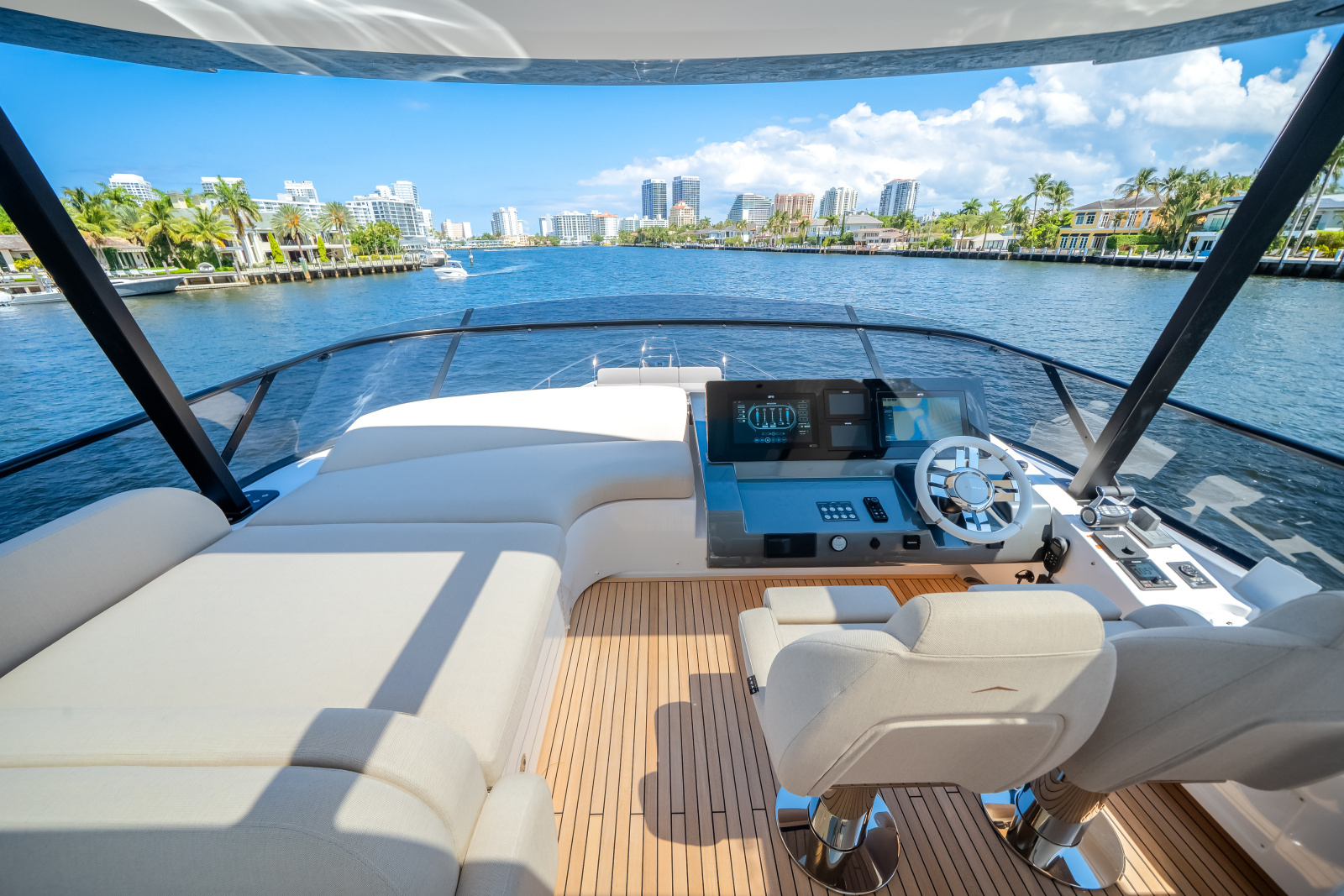72ft Azimut Yacht For Sale