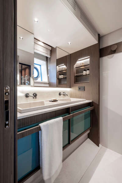 72ft Azimut Yacht For Sale