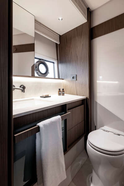 72ft Azimut Yacht For Sale