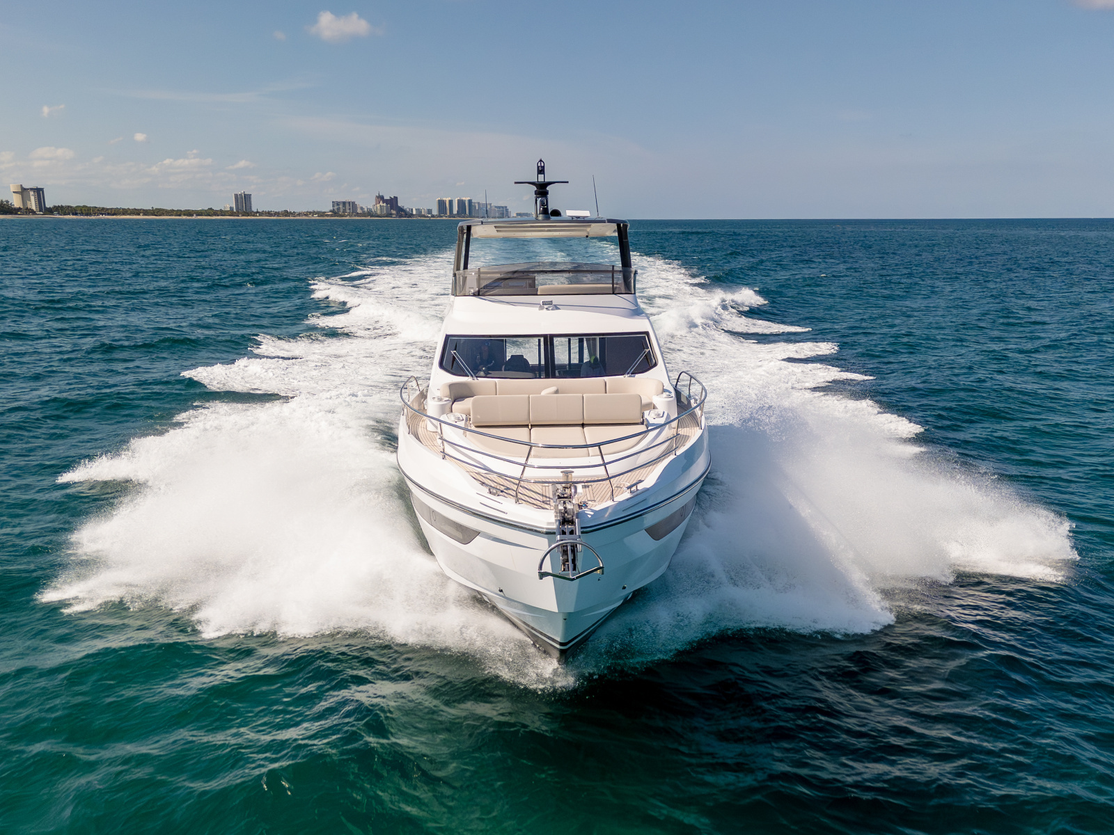 72ft Azimut Yacht For Sale