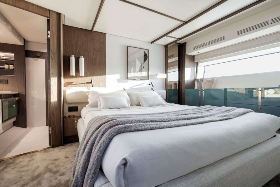 72ft Azimut Yacht For Sale