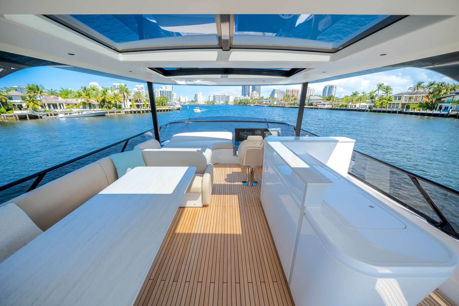 72ft Azimut Yacht For Sale