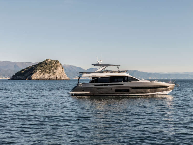 72ft Azimut Yacht For Sale