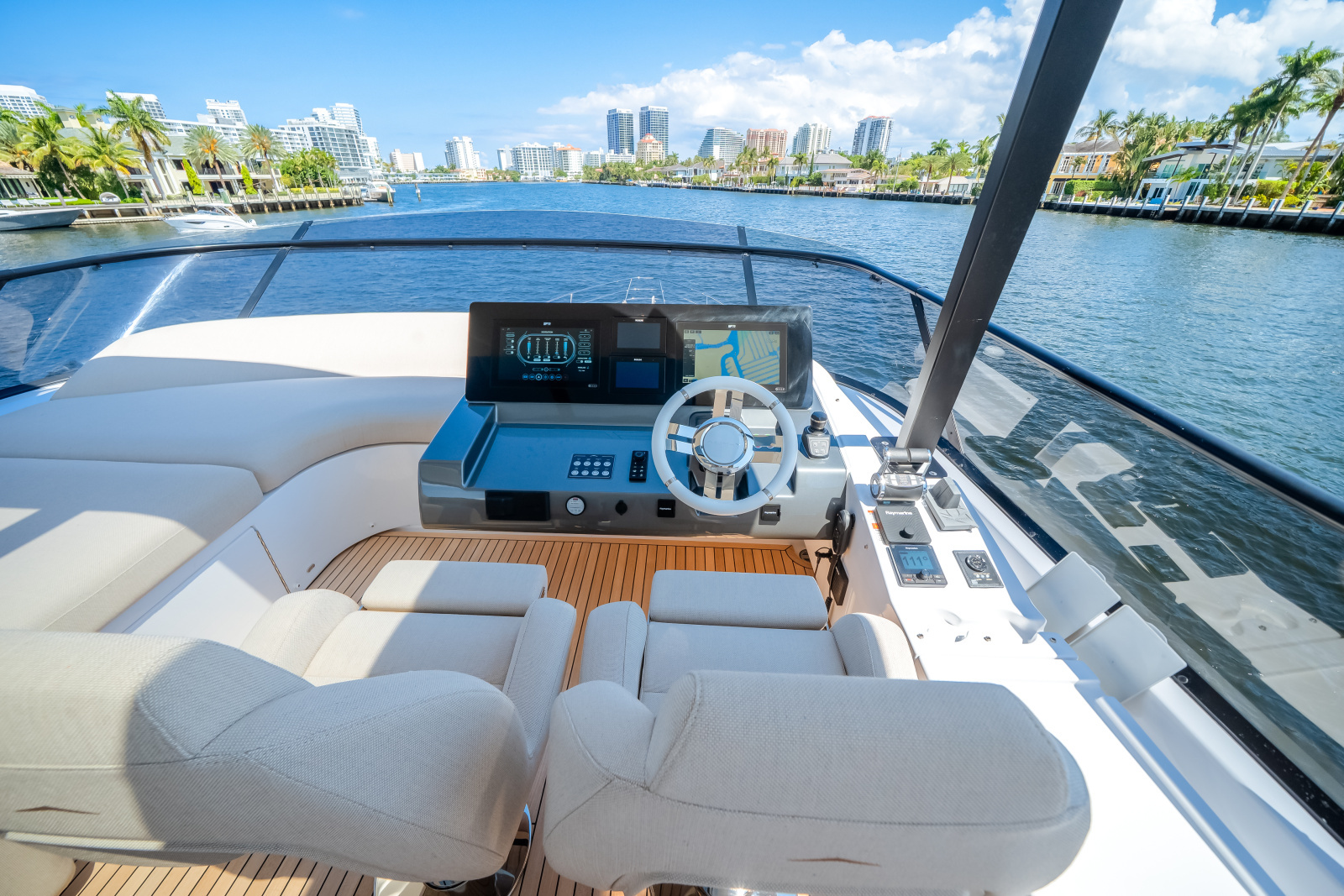 72ft Azimut Yacht For Sale