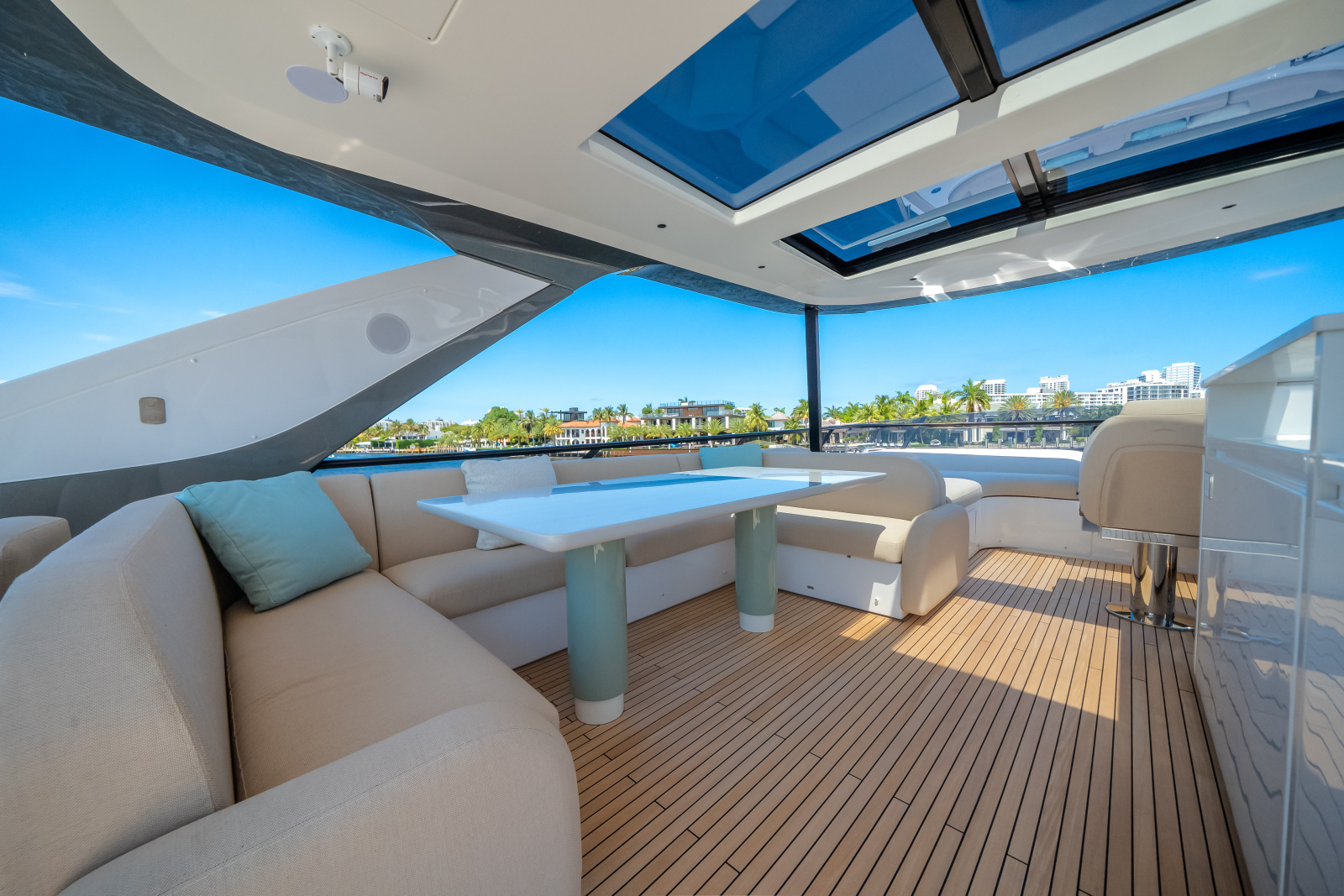 72ft Azimut Yacht For Sale