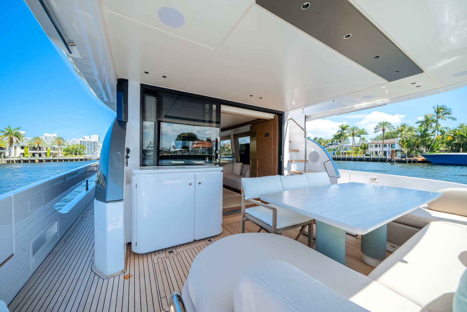 72ft Azimut Yacht For Sale
