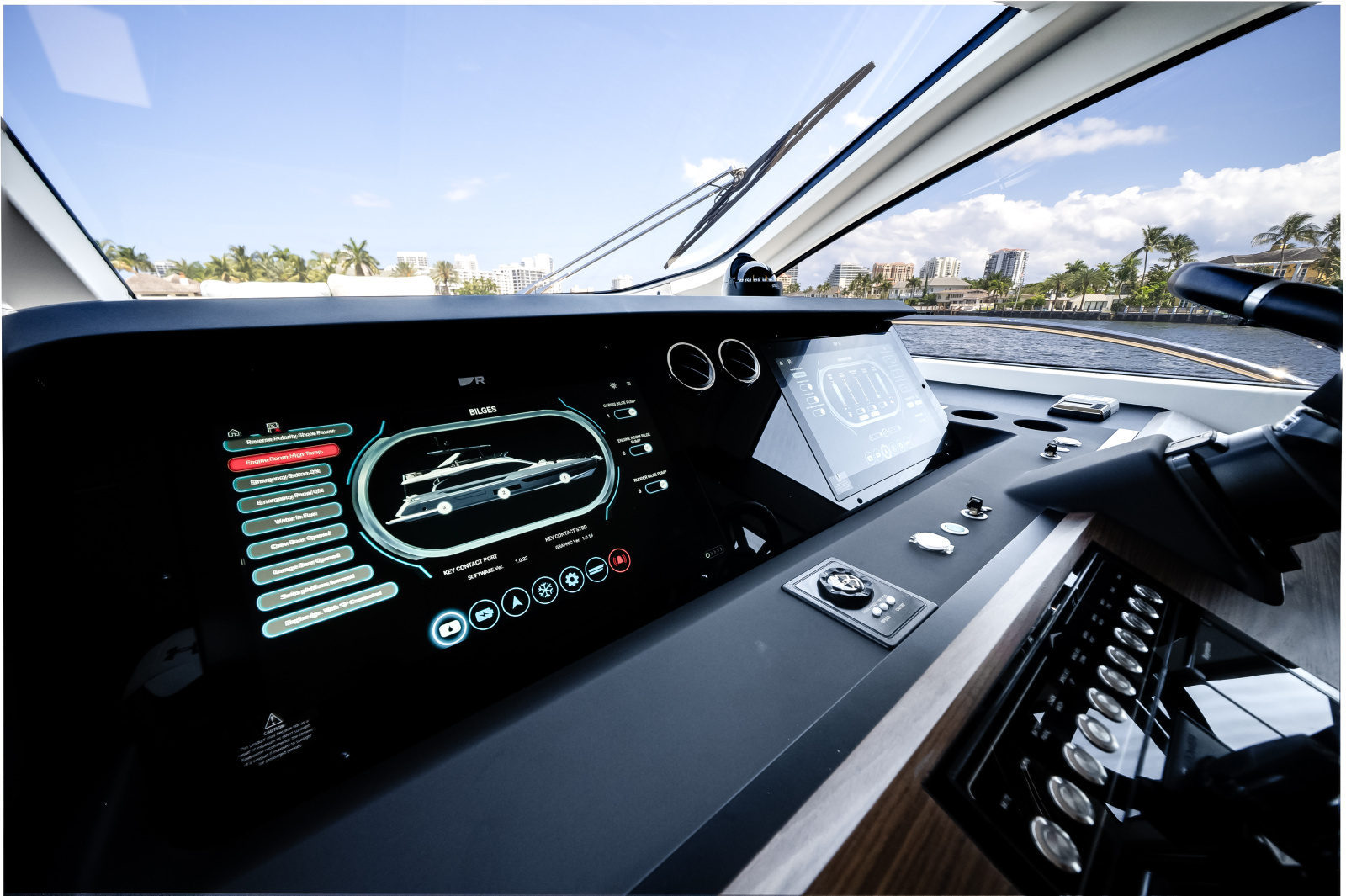72ft Azimut Yacht For Sale