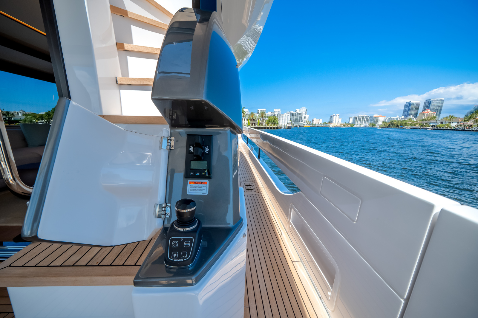 72ft Azimut Yacht For Sale