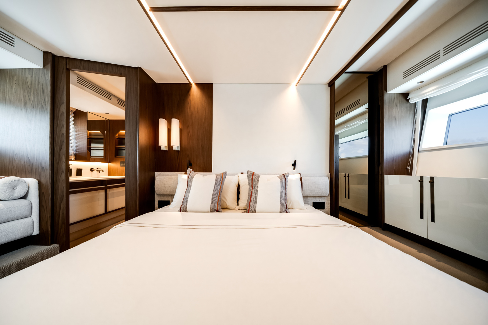 72ft Azimut Yacht For Sale