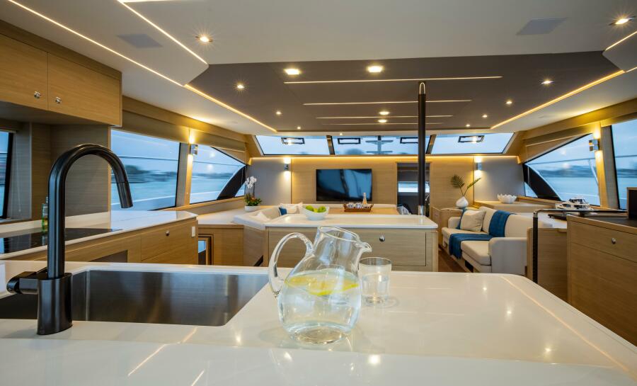 54' 2024 Aquila 54 Yacht
