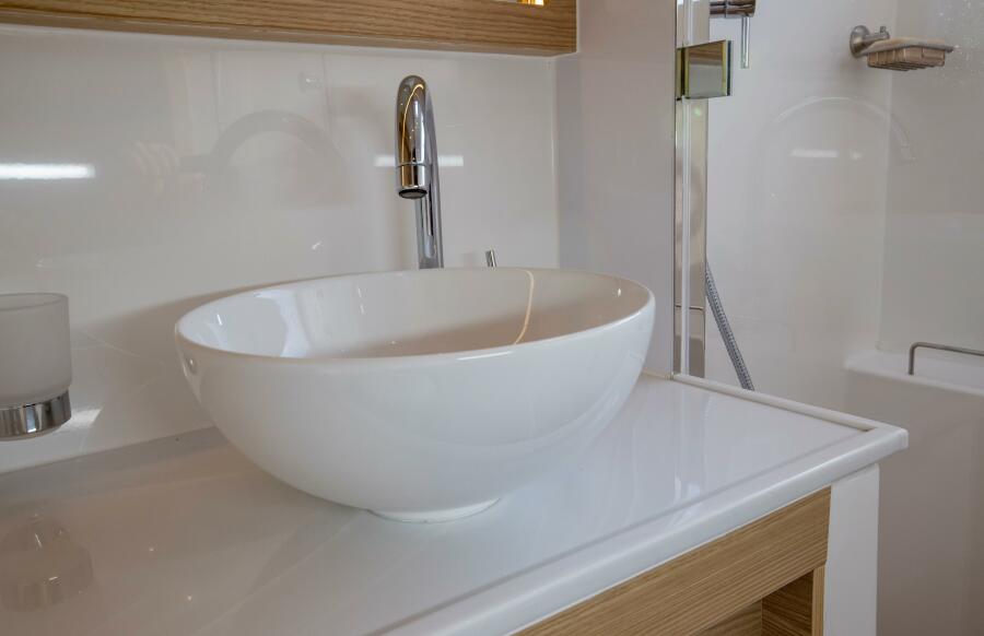 54' 2024 Aquila 54 Yacht