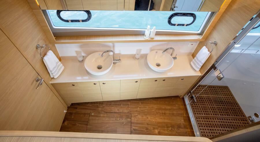 54' 2024 Aquila 54 Yacht