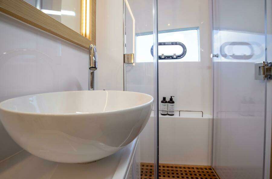 54ft Aquila Yacht For Sale