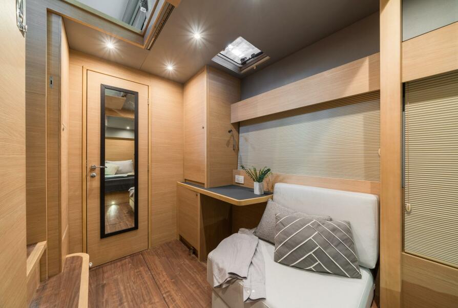 54' 2024 Aquila 54 Yacht