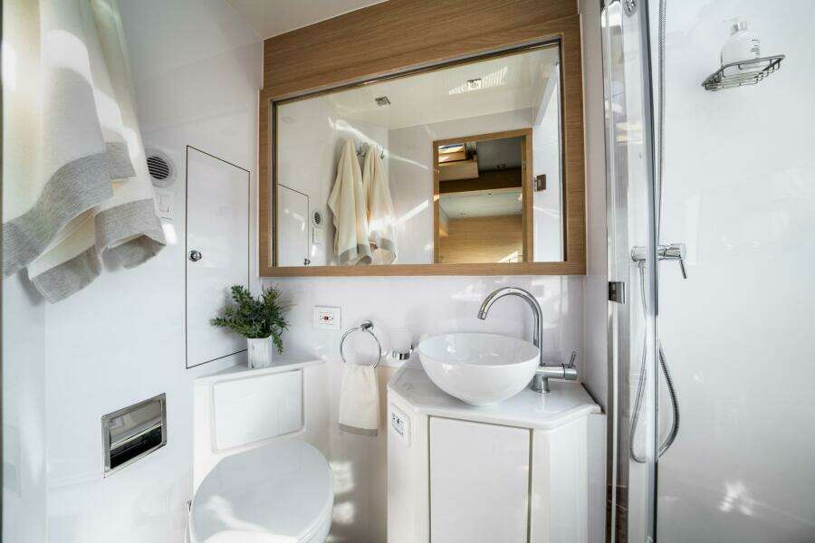 54ft Aquila Yacht For Sale