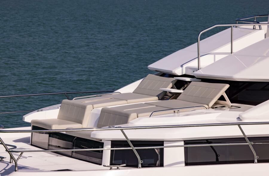 54' 2024 Aquila 54 Yacht