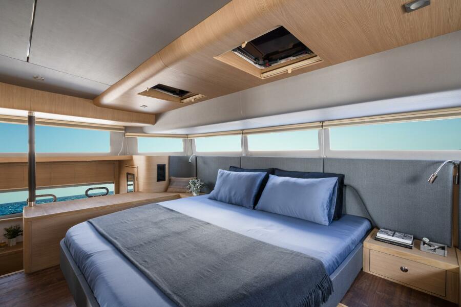 54' 2024 Aquila 54 Yacht