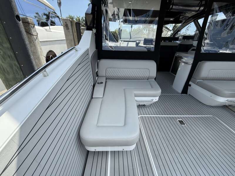 50ft Cruisers Yachts Yacht For Sale