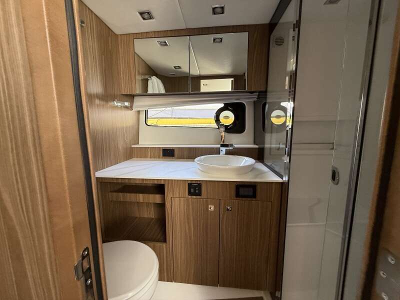 50ft Cruisers Yachts Yacht For Sale