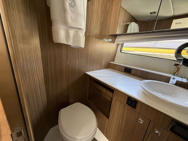 50ft Cruisers Yachts Yacht For Sale