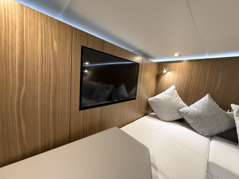 50' 2024 Cruisers Yachts 50 GLS Outboard