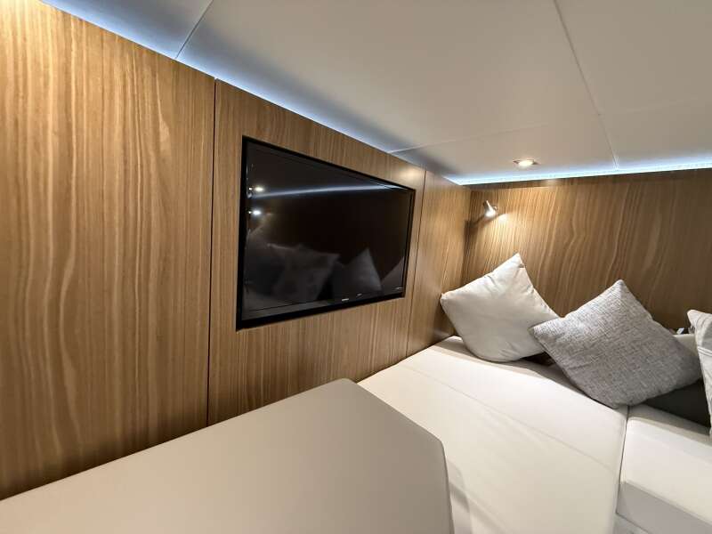 50ft Cruisers Yachts Yacht For Sale