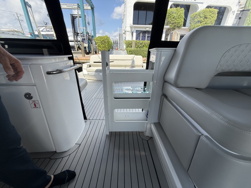 50' 2024 Cruisers Yachts 50 GLS Outboard