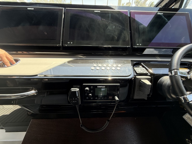 50' 2024 Cruisers Yachts 50 GLS Outboard