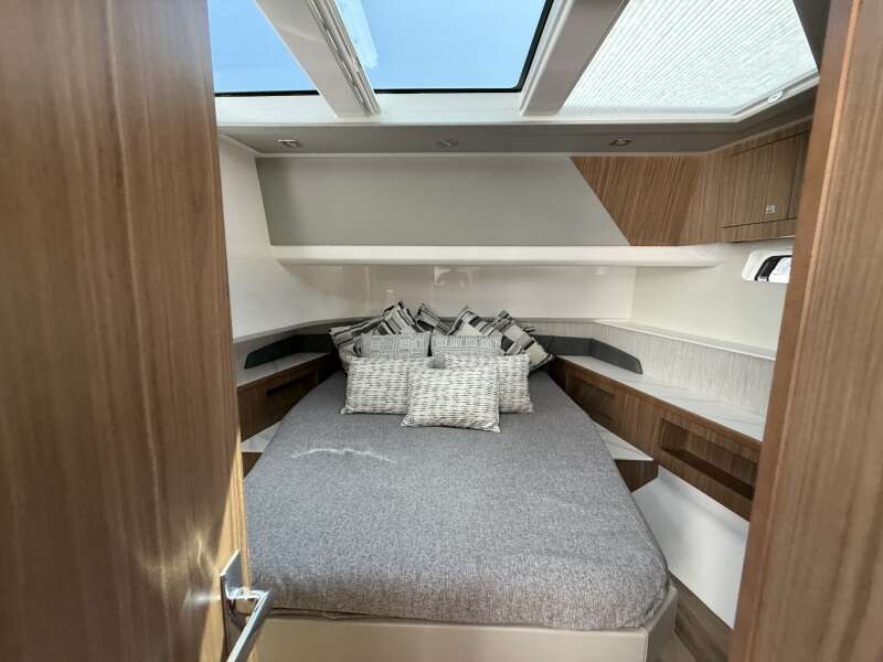 50ft Cruisers Yachts Yacht For Sale