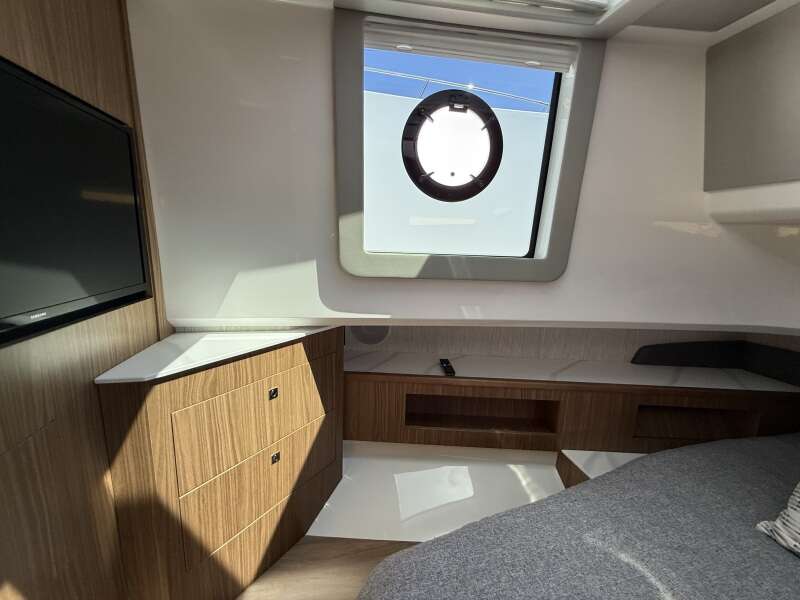 50ft Cruisers Yachts Yacht For Sale