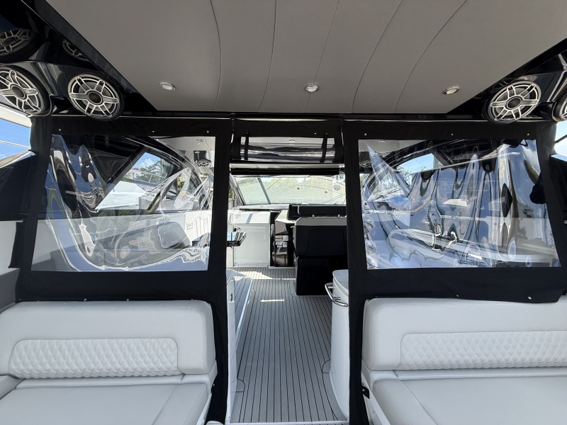 50' 2024 Cruisers Yachts 50 GLS Outboard