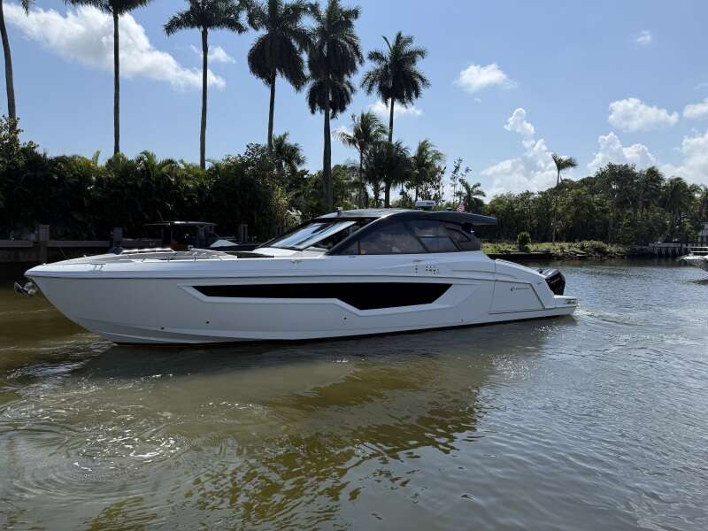 50ft Cruisers Yachts Yacht For Sale