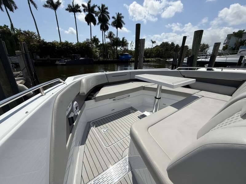 50ft Cruisers Yachts Yacht For Sale