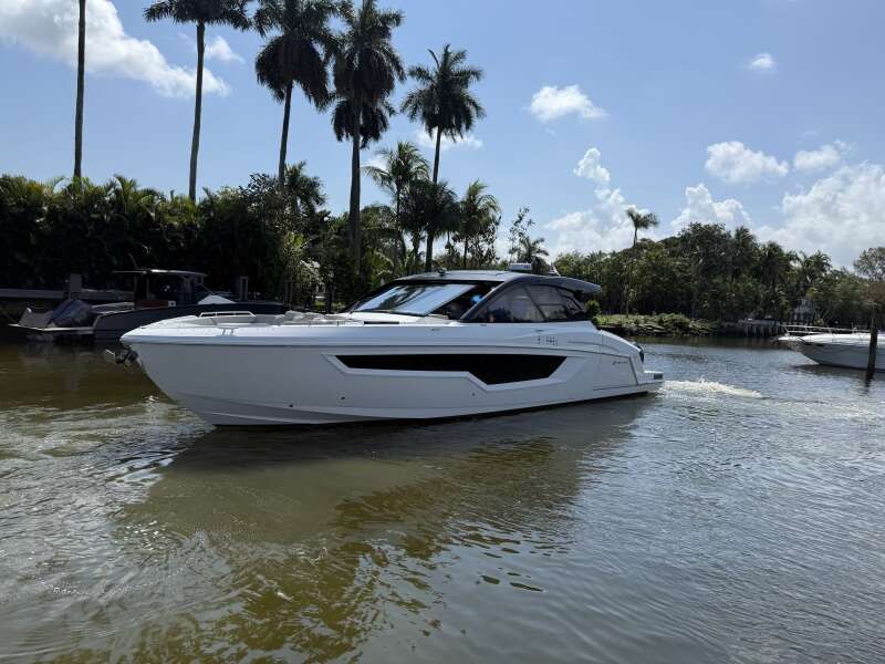 50ft Cruisers Yachts Yacht For Sale