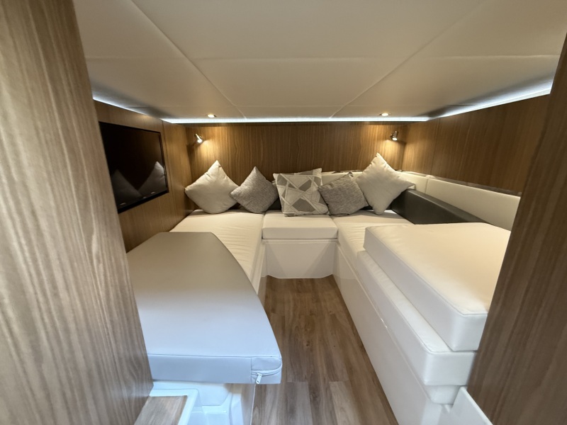 50' 2024 Cruisers Yachts 50 GLS Outboard