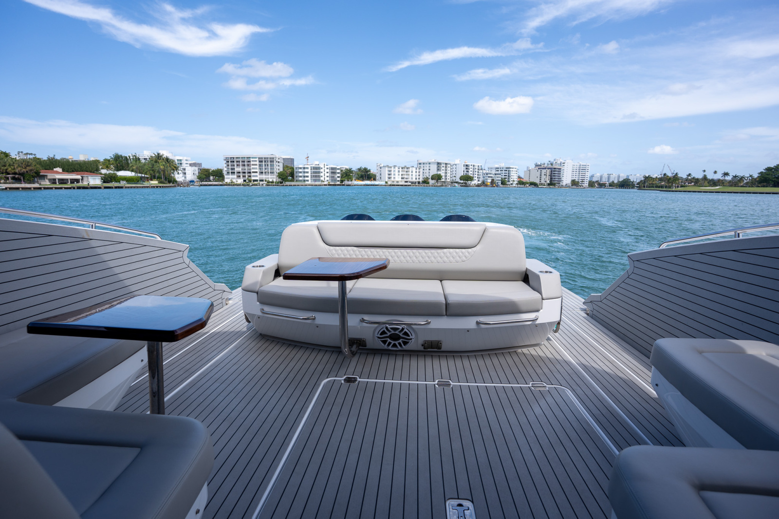 2024 Cruisers Yachts 50 GLS