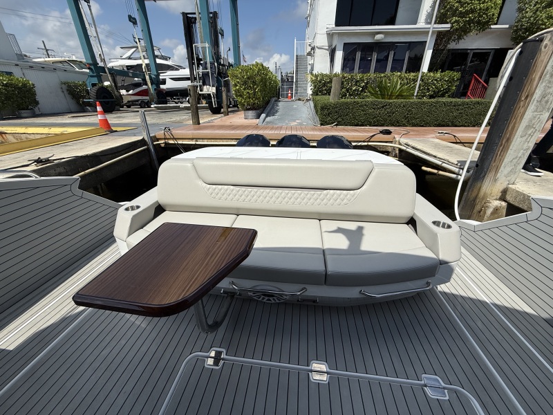 50' 2024 Cruisers Yachts 50 GLS Outboard