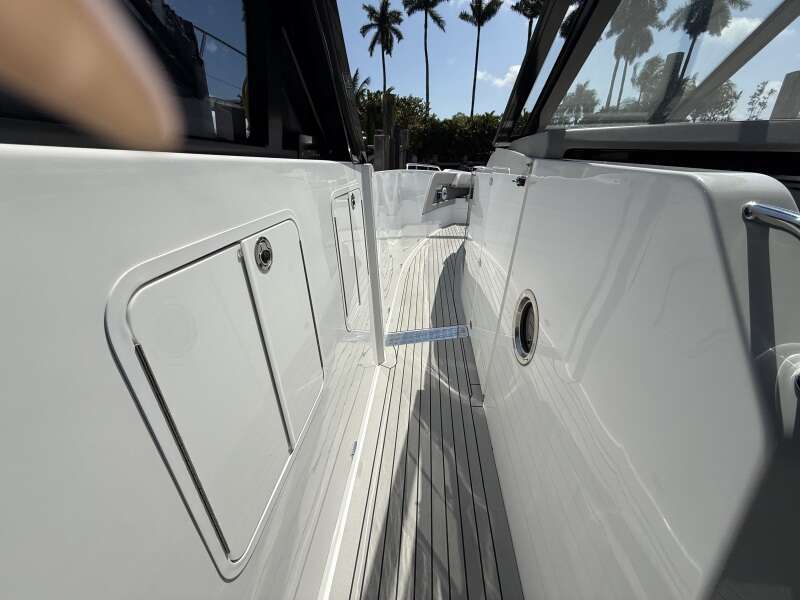 50ft Cruisers Yachts Yacht For Sale