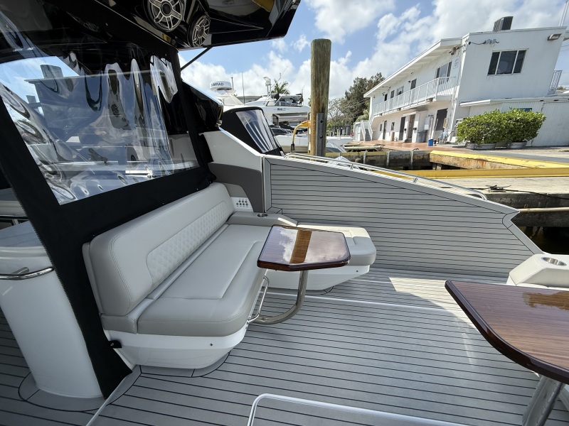 50' 2024 Cruisers Yachts 50 GLS Outboard