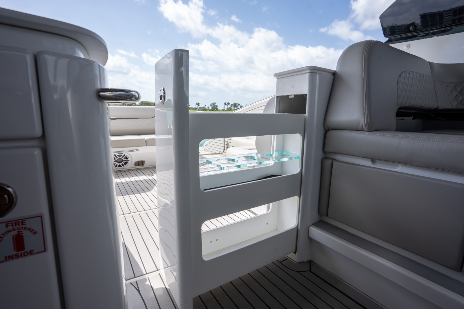 2024 Cruisers Yachts 50 GLS