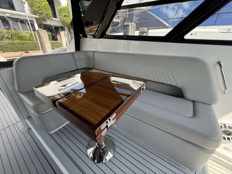 50ft Cruisers Yachts Yacht For Sale