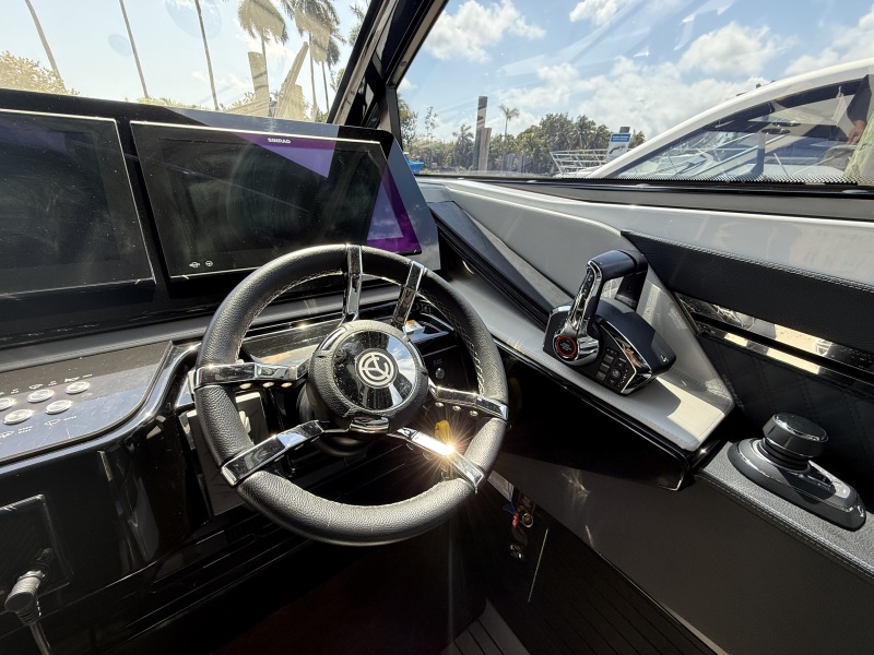 50' 2024 Cruisers Yachts 50 GLS Outboard