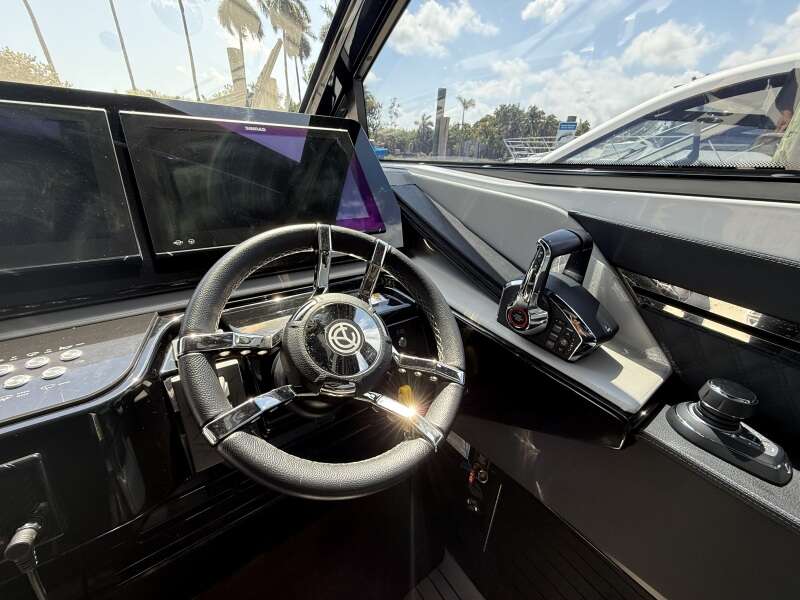 50ft Cruisers Yachts Yacht For Sale