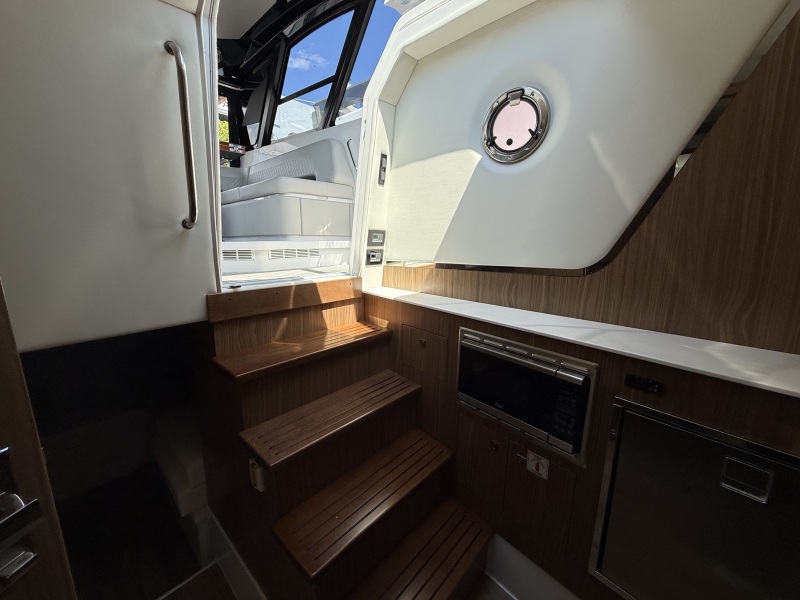 50' 2024 Cruisers Yachts 50 GLS Outboard