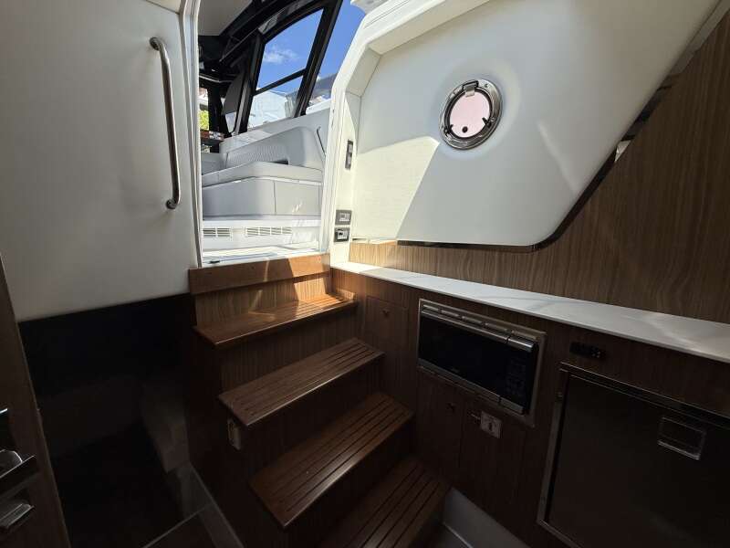 50ft Cruisers Yachts Yacht For Sale