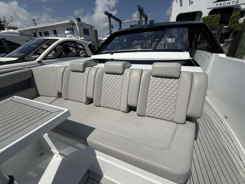 50ft Cruisers Yachts Yacht For Sale