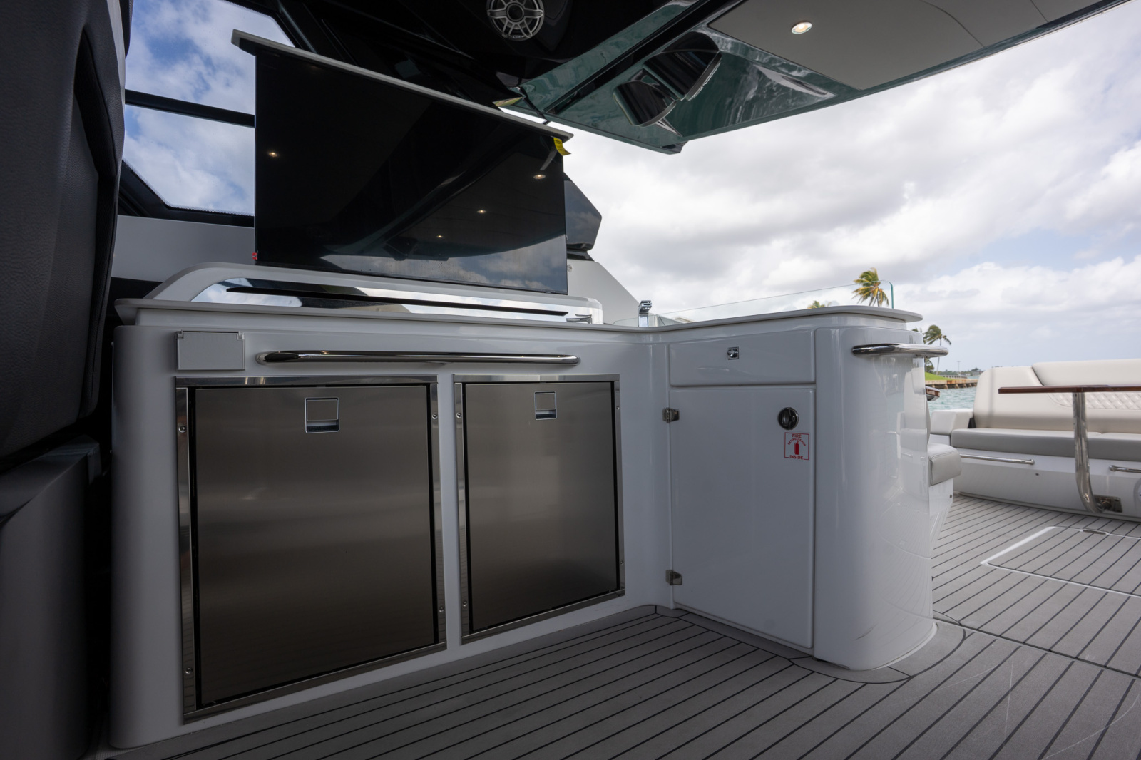 2024 Cruisers Yachts 50 GLS